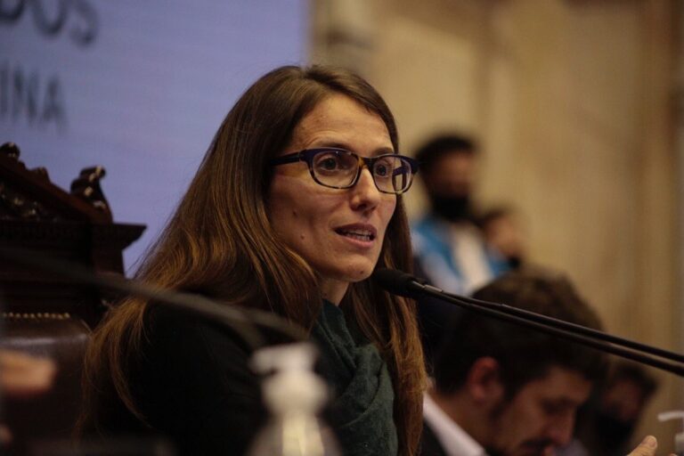 La Ministra de muy pocas mujeres