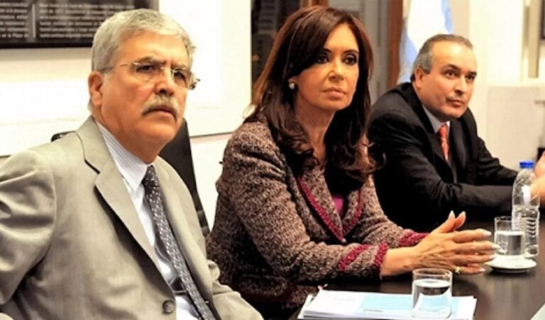 Que la deuda la pague Cristina y los 40 ladrones