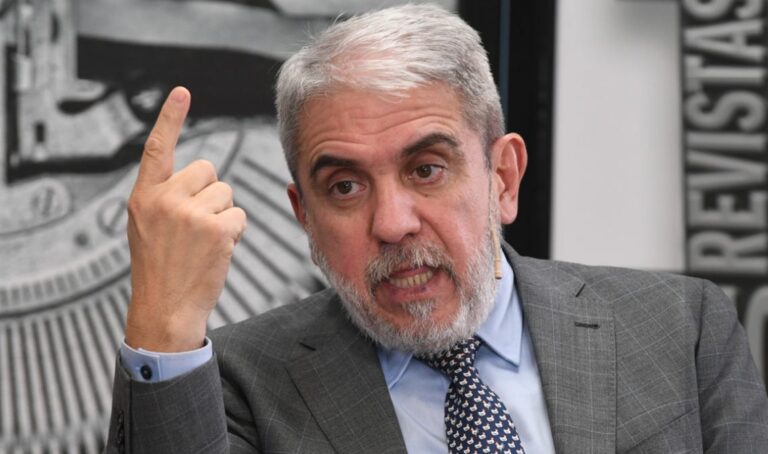 Aníbal Fernández se alinea al presidente y agita la interna: “El que no esté de acuerdo no debería estorbar”