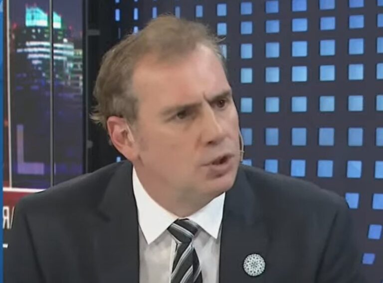 De Lamadrid: “La vicepresidenta quiere que Alberto se corra y tomar el poder”