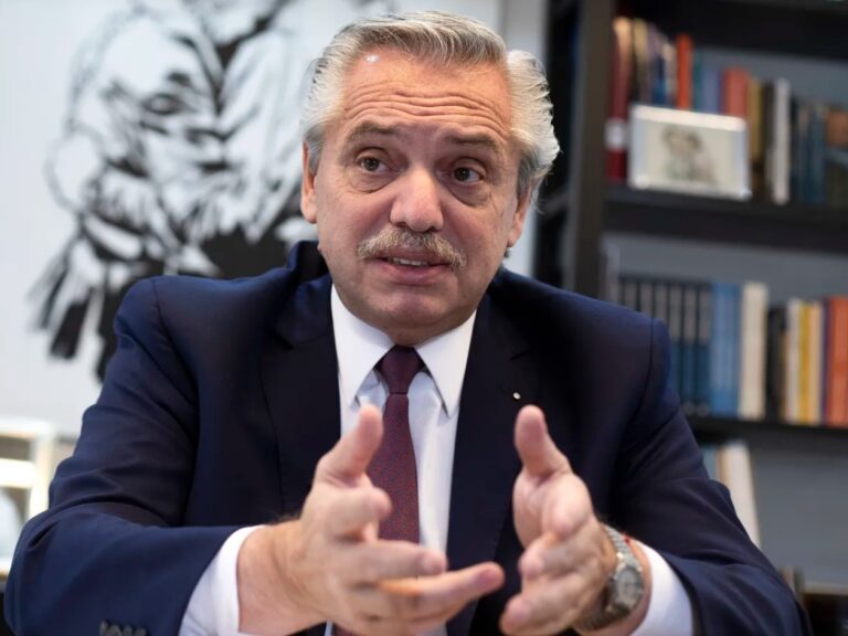 Alberto dijo que “el problema es que la economía no para de crecer”