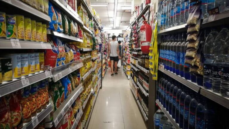Inflación sin freno: 5,3% en junio y 64% en los últimos 12 meses