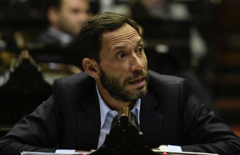 Denunciarán al presidente por “instigación al suicidio y amenaza de asesinato” a Luciani