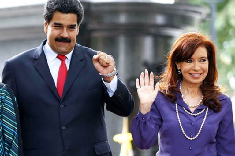 El gobierno K se arrodilla ante el chavismo