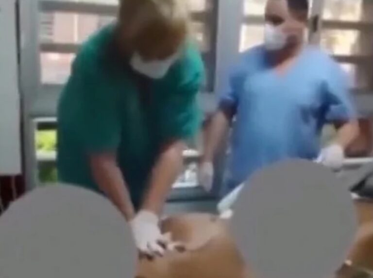 Escándalo en Chaco: médicos y enfermeros se reían mientras reanimaban a un paciente que murió