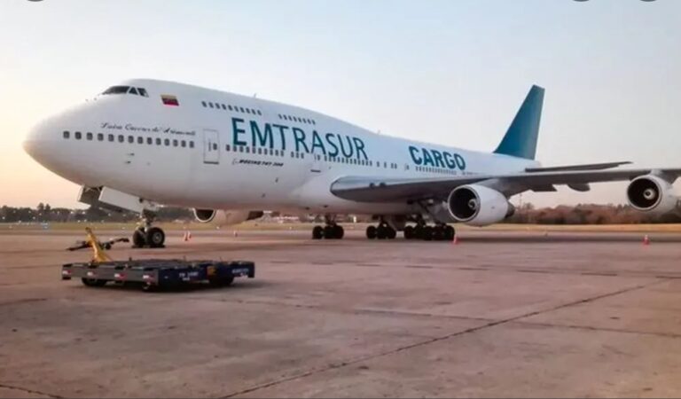 Los cinco tripulantes del avión venezolano-iraní lograron irse de la Argentina