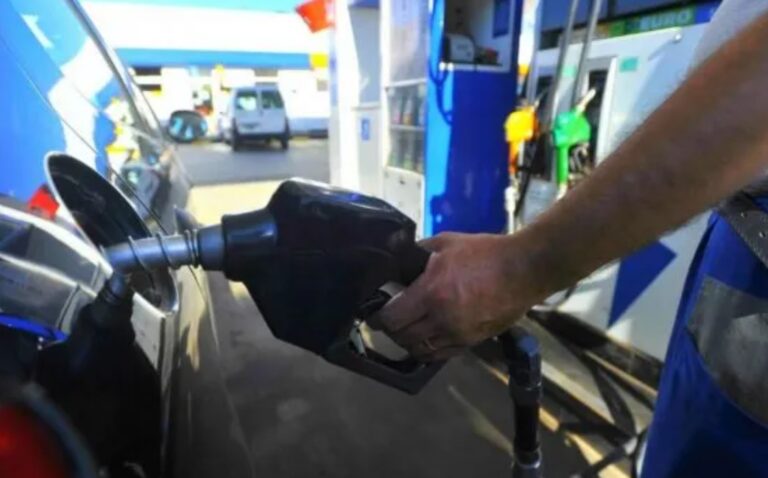 La nafta anota la sexta suba del año y le da otro golpe al bolsillo