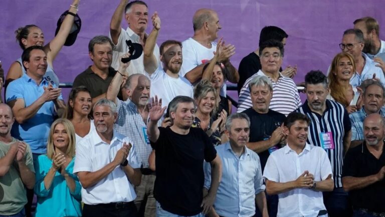 Falta trabajo y dignidad, sobran mafias