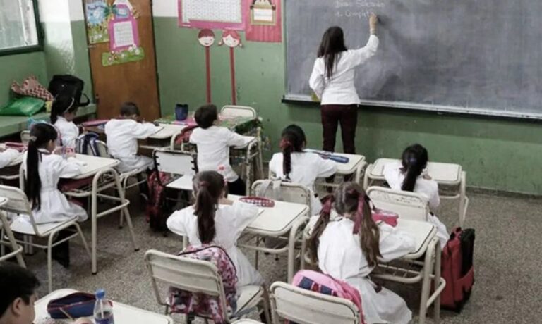¿Qué hace el Ministerio de Educación?, la campaña que refleja la falta de alfabetización en Argentina