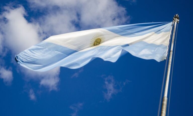 Ni ladrones ni autoritarios en la Independencia