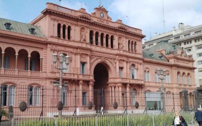 Que la patria se los demande