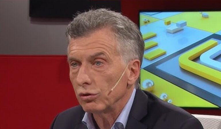 Macri: “Van a tener que pensarlo bien si salen a tirar piedras porque hoy están los jóvenes para defender la democracia”