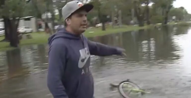 “No queremos bicicletas”: la indignación de los vecinos de Avellaneda bajo el agua