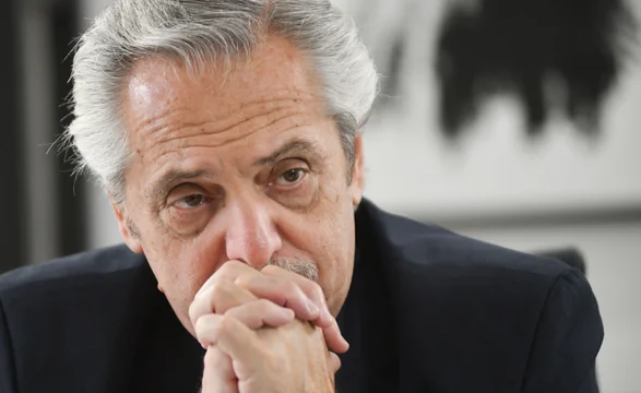 Escándalo por violencia de género: la Justicia ordenó un allanamiento en el departamento de Alberto Fernández
