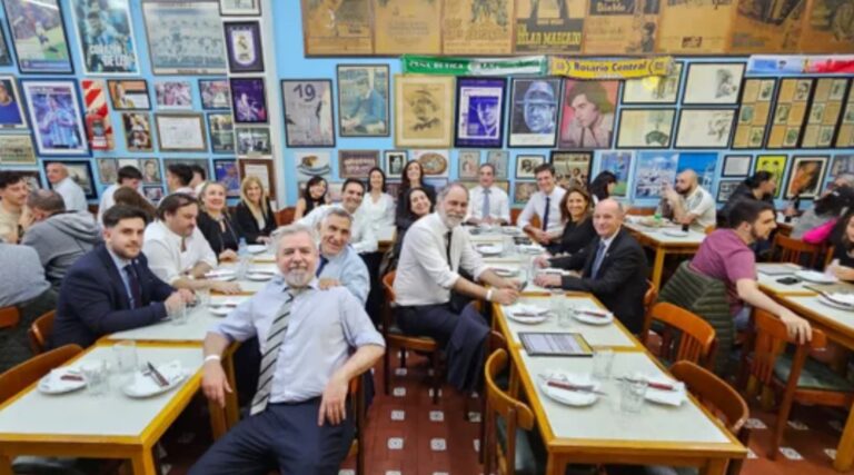 Villarruel fue a comer a una famosa pizzería porteña tras el discurso de Milei en el Congreso