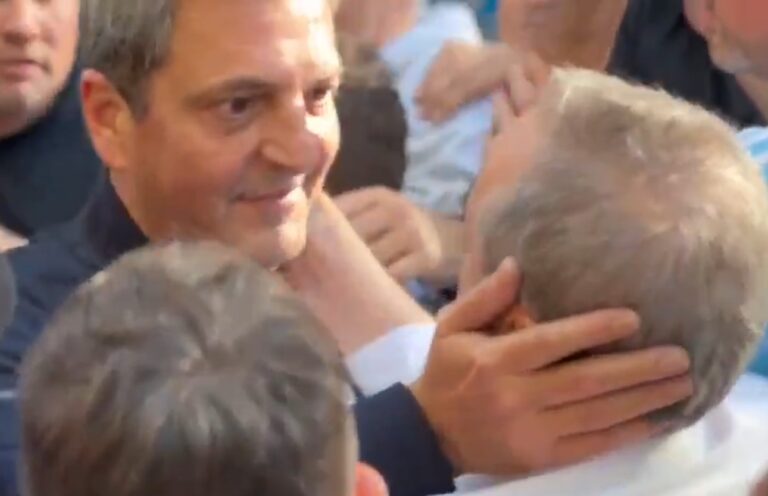 La decadencia en un video: Massa y Moreno cantando “Traigan al gorila de Milei”