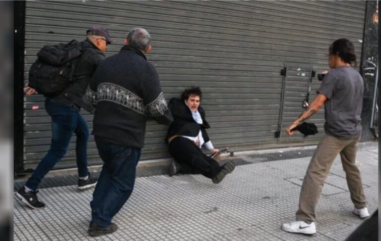 Fuerte repudio a la agresión que sufrió el streamer libertario en el Congreso: “Los tenemos identificados”
