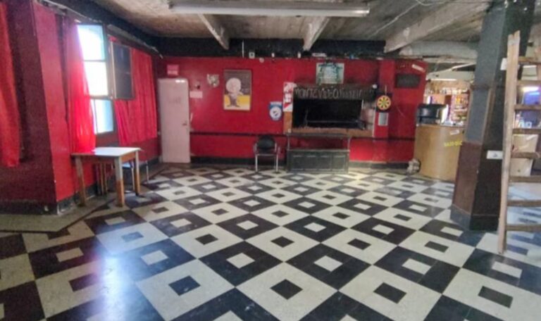 Madres de Plaza de Mayo convirtió una sede de la universidad en un boliche clandestino: así era por dentro