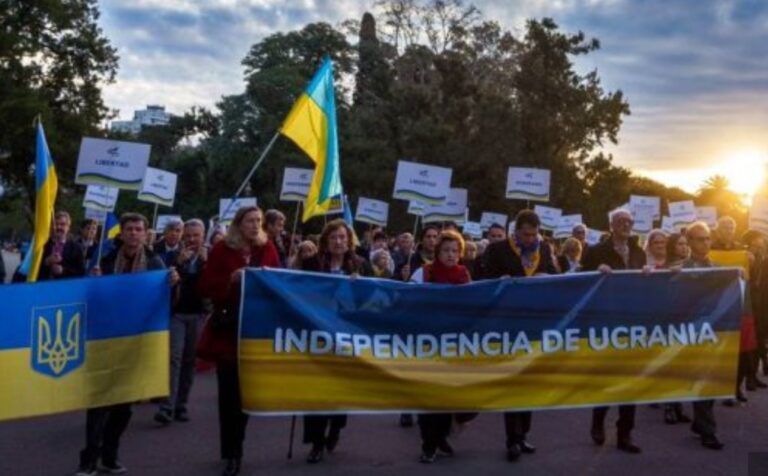 “Hipocresía y cinismo”: la comunidad ucraniana en Argentina repudió a los diplomáticos rusos