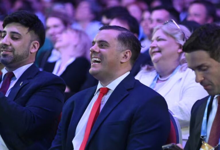 “Le gano caminando”, el “Gordo Dan” desafía a CFK tras lanzar su candidatura