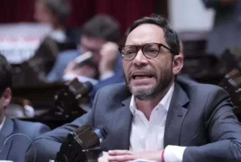 Ferraro: “El Gobierno de Milei elige callar a los periodistas antes que dar explicaciones”