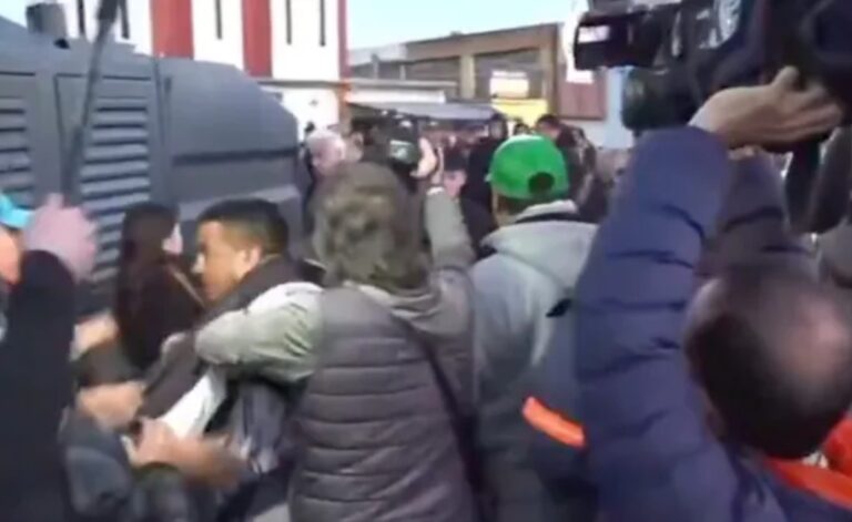 Denuncian que hubo un plan para atacar a Milei: “Había gente con fierros que quería romper la cápsula”