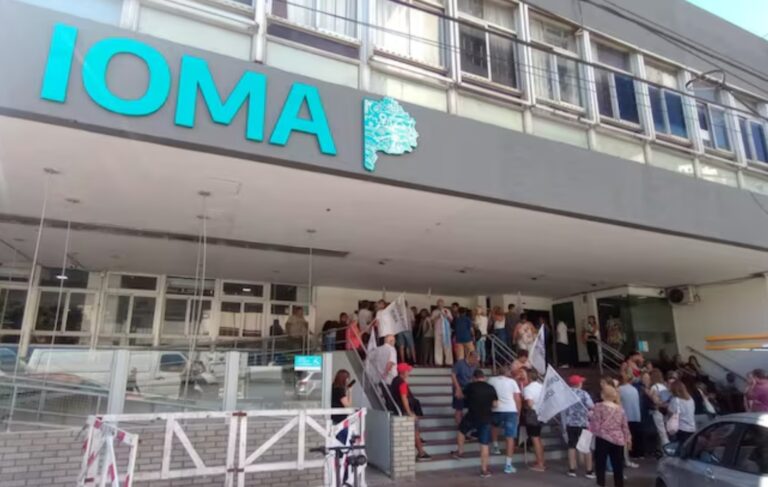 Crece el escándalo en IOMA: presentan denuncia penal contra el titular del organismo y Axel Kicillof