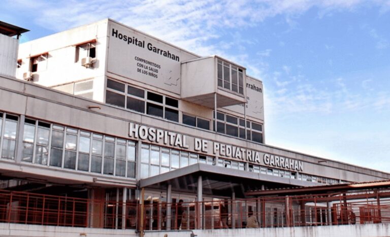 Milei otorgó un aumento salarial del 61% a todo el personal del Garrahan y busca cerrar el conflicto