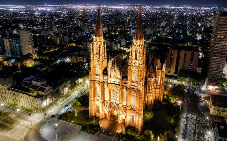 La Catedral de La Plata fue elegida como la más linda del mundo: superó a Notre Dame y Florencia