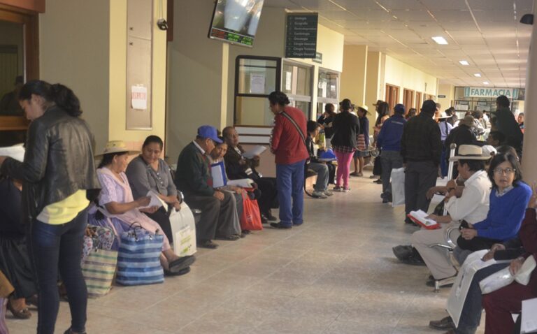 El Gobierno reglamentó el pago de atención médica para extranjeros no residentes: cómo funcionará